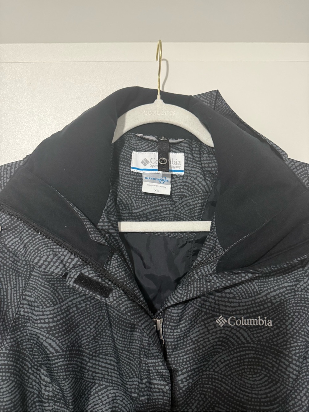 107. Columbia Women's Black & Gray Patterned Ski Jacket XS - Picture 13 of 15